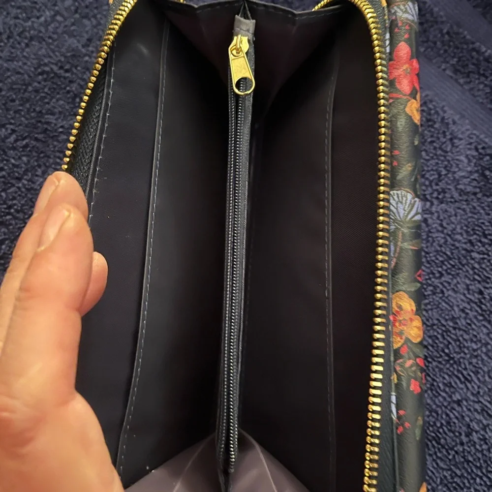 Butterfly Floral Black Wristlet Clutch - Picture 8 of 10